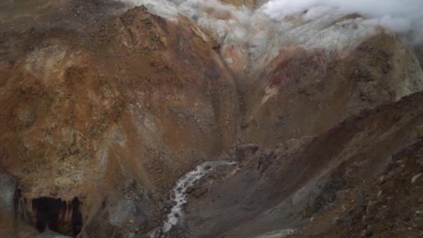 The crater of an active Volcano, smoke vapor. Kamchatka — Stock Video