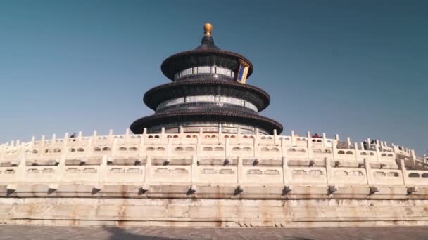 BEIJING, CHINE 3 JANVIER 2020. La salle de prière pour une bonne récolte dans le temple du ciel à Pékin en hiver journée ensoleillée. Culture traditionnelle de la Chine. Tir stabilisé — Video