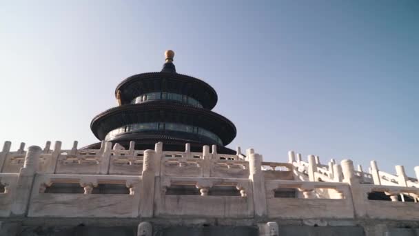 O salão de oração para uma boa colheita no templo do céu em Pequim no dia ensolarado de inverno. Cultura tradicional da China. Disparo firme — Vídeo de Stock