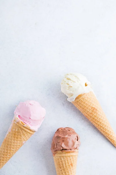 Мороженое на столе Стоковое Изображение