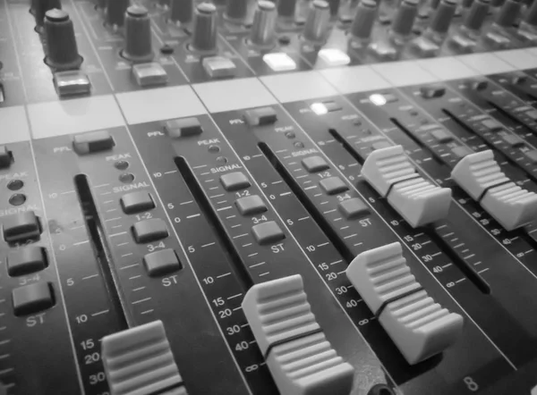 ses mikseri, müzik ekipman