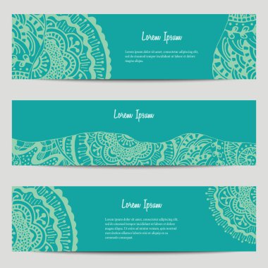 Üç yatay afiş kümesi. Metin için yer ile oryantal desen.