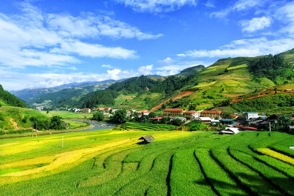 Rice fields on terraced of Mu Cang Chai, YenBai, Vietnam. Rice fields prepare the harvest at Northwest Vietnam.Vietnam landscapes. Royalty Free Stock Images