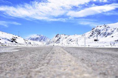 Anbar, Feridunşehr Kayak Merkezi, İsfahan, Iran bahar zamanında kusmak
