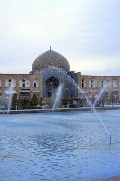 Nags-e Dzsahán tér udvar, bazár, Esfahan, Irán — Stock Fotó