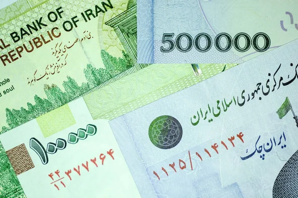 Nota e moeda iranianas de close-up, Rials, República Islâmica do Irão — Fotografia de Stock