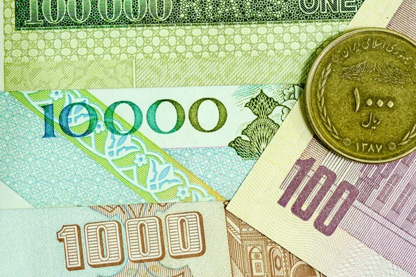 Nota e moeda iranianas de close-up, Rials, República Islâmica do Irão — Fotografia de Stock