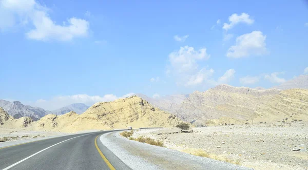 Camino a las montañas de Jais, Jebel Jais, Ras Al Khaimah, United Árabe — Foto de Stock