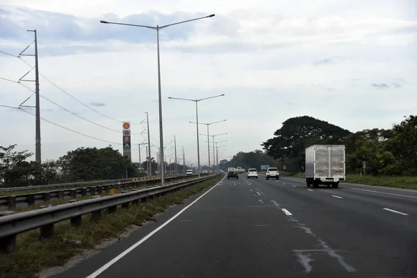 菲律宾马尼拉, 2017年12月12日, 从马尼拉到巴古的道路 — 图库照片