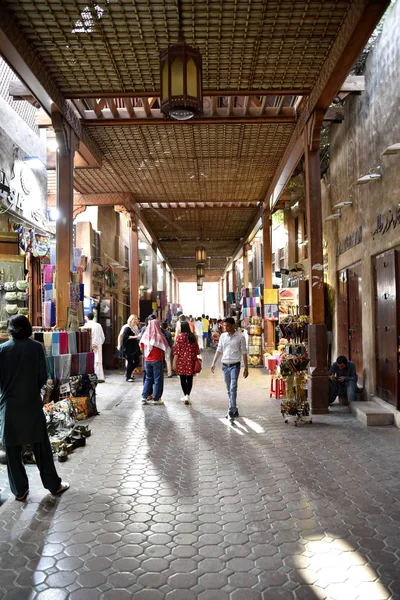 Al Fahidi Histórico e Dubai Old Souq Bairro, Dubai, Un — Fotografia de Stock