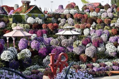 Dubai mucize Garden'da Dünya günü