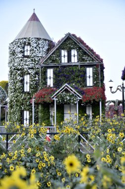 Dubai mucize Garden'da Dünya günü