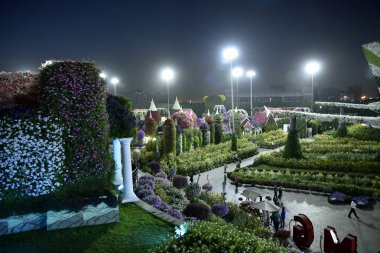 Dubai mucize Garden'da Dünya günü