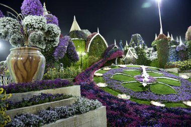 Dubai, Birleşik Arap Emirlikleri, 22 Mart 2018, Dubai mucize Bahçe Dubailand bölgesinde yer alan bölge ve dünyanın böyle bir benzersiz görüntüleme ve savurgan açık eğlence hedef birçok insan tarafından ziyaret için bir tür biridir