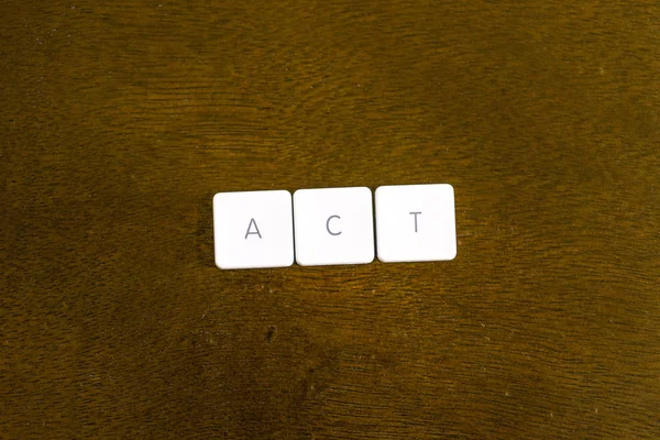 Act Palavra Escrita Plástico Teclado Alfabeto Com Fundo Escuro — Fotografia de Stock