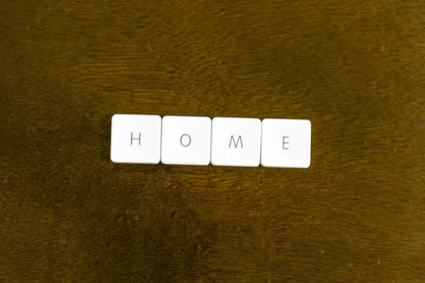 Домашнее Слово Написанное Пластиковой Клавиатуре Темном Фоне — стоковое фото