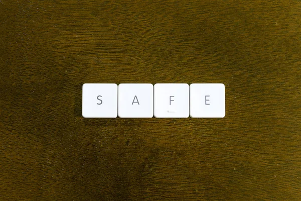 Mot Safe Écrit Sur Alphabet Clavier Plastique Avec Fond Sombre — Photo