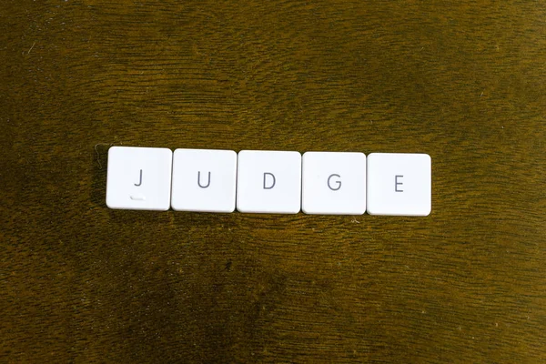 Judge Word Written Plastic Keyboard Alphabet Dark Background — Stock Photo, Image