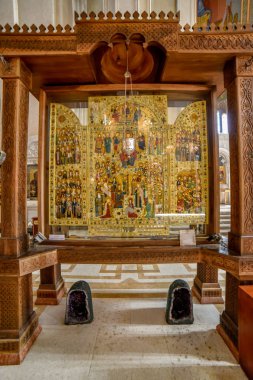 Tiflis 'in Kutsal Üçlü Katedrali' nin (Sameba) manzarası