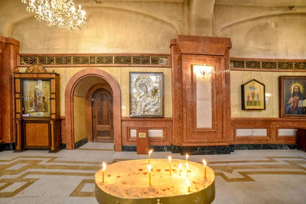 Around view of The Holy Trinity Cathedral of Tbilisi (Sameba) an — Stock Photo, Image