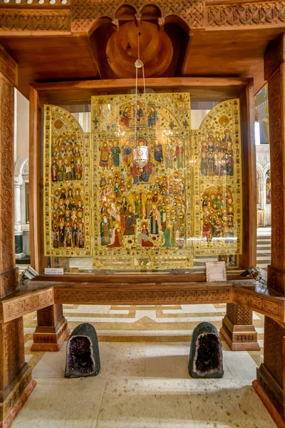 トビリシの聖三位一体大聖堂(サメバ)の眺め — ストック写真