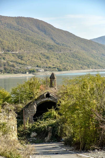 St. Peter und Paul-Kathedrale im Dorf Pasanuri — Stockfoto