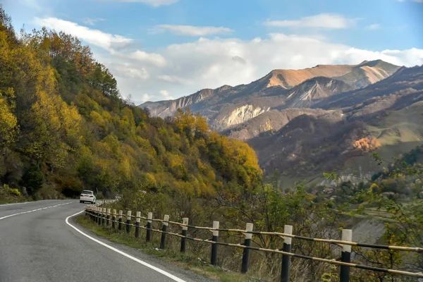 Road and nature view from Tbilisi to Kazbegi by private car , Oc — Stock Photo, Image