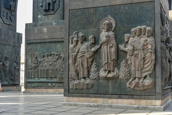 Geschiedenis van Georgië Monument, gelegen nabij de Tbilisi Zee — Stockfoto