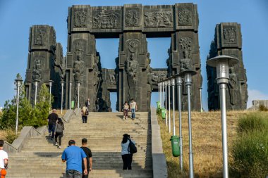Tiflis Denizi yakınlarındaki Gürcistan Tarihi Anıtı