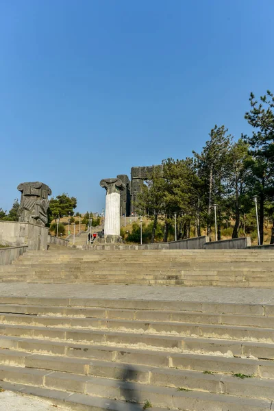 Grúzia történelme emlékmű, közel a Tbiliszi-tengerhez — Stock Fotó