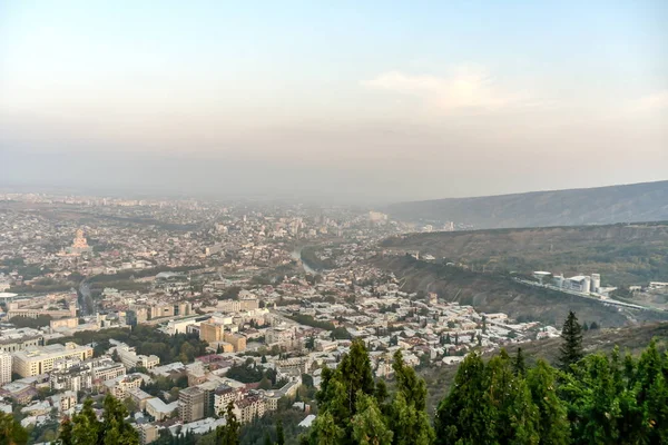 Old Tbilisi, Tbilisi, Georgia, 17 oktober 2019, Arial view of T — Stockfoto