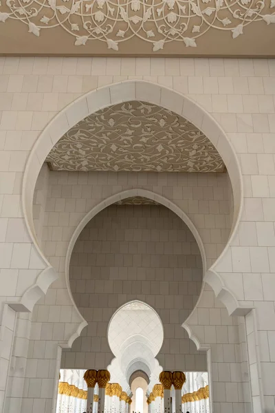 Şeyh Zayed Camii, Abu Dabi, Birleşik Arap Emirlikleri