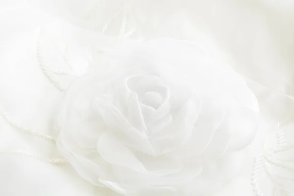Fondo bianco con delicato rosa da vicino da tessile rose.Texture, modello astratto per romantico o matrimonio . — Foto Stock