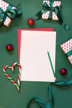Christmas kırmızı yeşil Noel babaya mektup için boş.