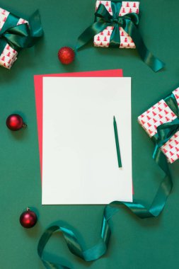 Christmas kırmızı yeşil Noel babaya mektup için boş.