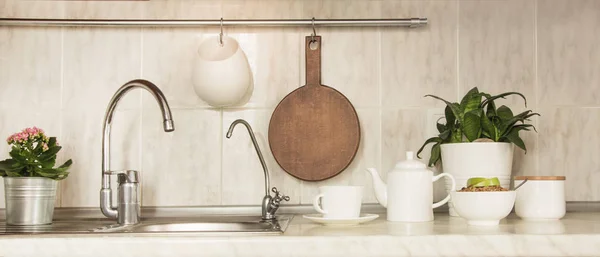주방 개념입니다. 요리 건강 한 아침 식사, 커피와 그 라 놀라의 컵. — 스톡 사진