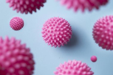 Tehlikeli Coronavirus Dağıtım Modeli. Kapatın. İçeri gir. Geçmişi. Salgın COVID-19.