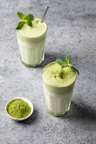 Two Glasses Dalgona Matcha Latte Tea Garnish Mint Close Vertical — Stock Photo, Image