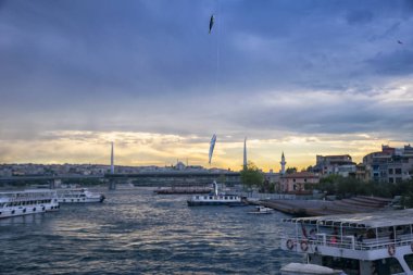 Güzel İstanbul manzarası üzerinde olta kamışı