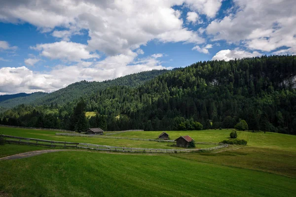 美丽的山风景在巴伐利亚阿尔卑斯山，巴伐利亚，德国 — 图库照片