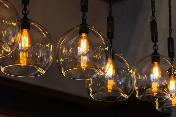 Vacker retro lyx ljus lampa inredning glödande — Stockfoto