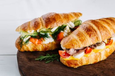 Lezzetli kruvasan sandviç 