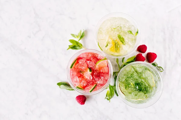 Letnie owoce napoje z lodem — Zdjęcie stockowe