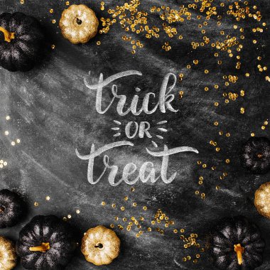 siyah ve altın kabaklar ve pırıltılar