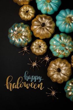 Parlak altın ve kabak ile örümcekler mavi