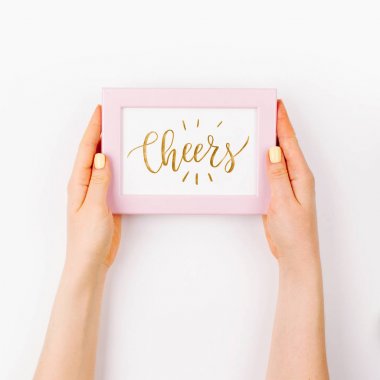 Kadın holding çerçeve şenlikli