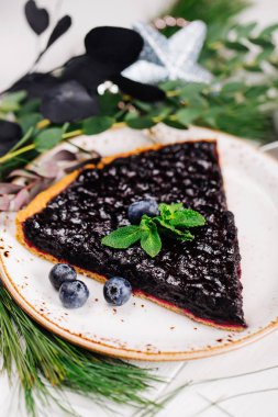 kek krem ve yaban mersini