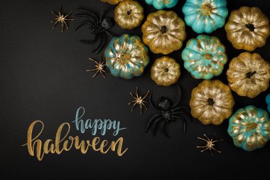 Parlak altın ve kabak ile örümcekler mavi