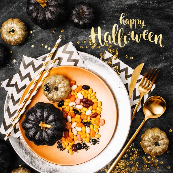 Tatlılar s karanlık bir tablo ile çanak