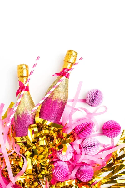Champagne med konfetti och honeycomb bollar — Stockfoto